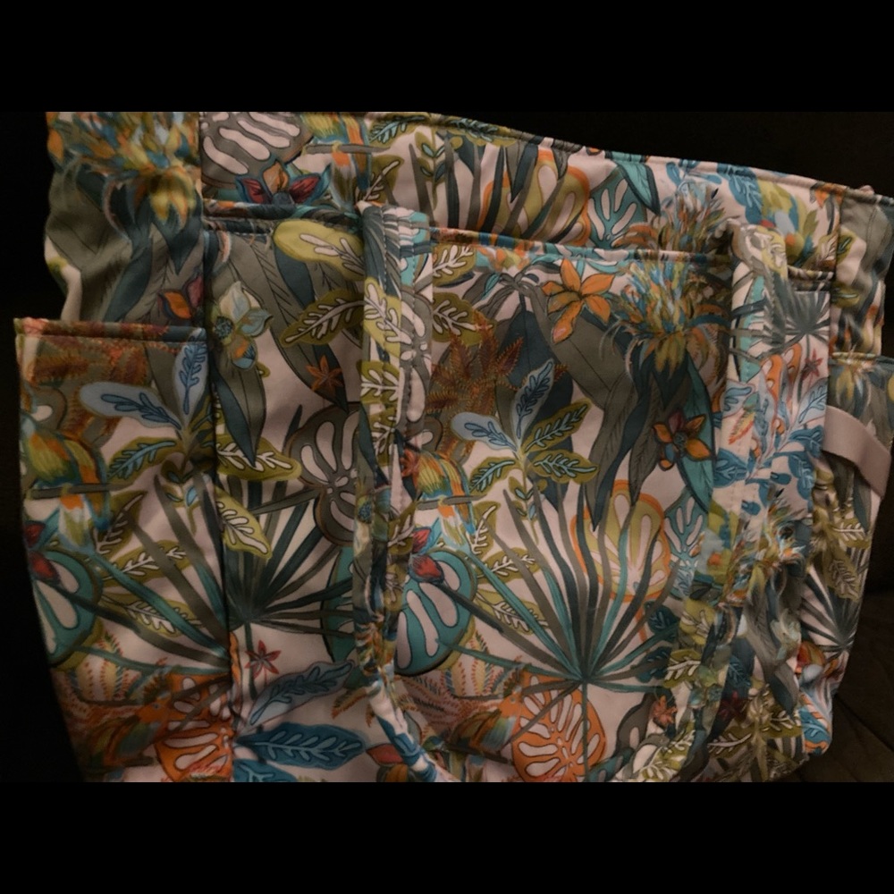Vera Bradley Utility Tote NWT - Picture 5 of 9